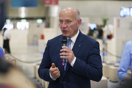Kai Wegner und Franziska Giffey beim Eröffnungsrundgang auf der IFA 2023 in Berlin