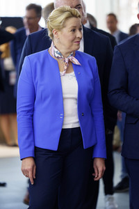 Kai Wegner und Franziska Giffey beim Eröffnungsrundgang auf der IFA 2023 in Berlin