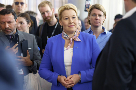 Kai Wegner und Franziska Giffey beim Eröffnungsrundgang auf der IFA 2023 in Berlin