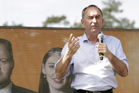 Hubert Aiwanger bei einer Wahlkampfveranstaltung der Freien Wähler Hessen in Wetter