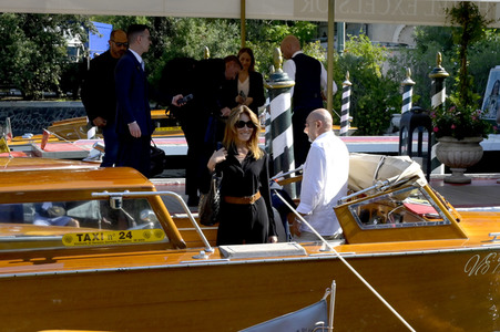 Ankunft von Carla Bruni und Nicolas Sarkozy am Hotel Excelsior, Internationale Filmfestspiele von Venedig 2023
