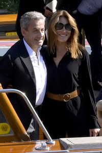 Ankunft von Carla Bruni und Nicolas Sarkozy am Hotel Excelsior, Internationale Filmfestspiele von Venedig 2023