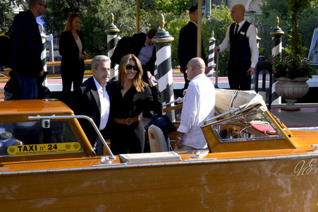 Ankunft von Carla Bruni und Nicolas Sarkozy am Hotel Excelsior, Internationale Filmfestspiele von Venedig 2023