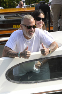 Ankunft von Gianluca Vacchi und Sharon Fonseca am Hotel Excelsior, Internationale Filmfestspiele von Venedig 2023
