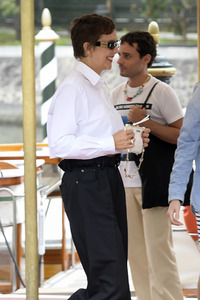 Ankunft von Maggie Gyllenhaal am Hotel Excelsior, Internationale Filmfestspiele von Venedig 2023