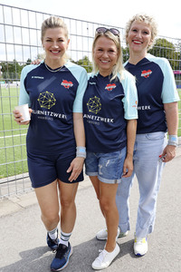 Benefiz-Fußballspiel 'Kicken mit Herz' 2023 in Hamburg
