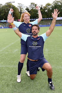 Benefiz-Fußballspiel 'Kicken mit Herz' 2023 in Hamburg