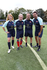 Benefiz-Fußballspiel 'Kicken mit Herz' 2023 in Hamburg