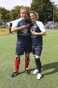 Benefiz-Fußballspiel 'Kicken mit Herz' 2023 in Hamburg