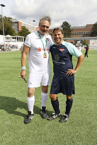 Benefiz-Fußballspiel 'Kicken mit Herz' 2023 in Hamburg