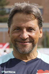 Benefiz-Fußballspiel 'Kicken mit Herz' 2023 in Hamburg