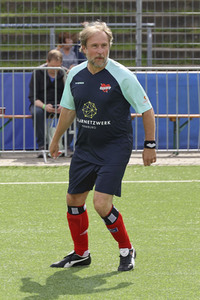 Benefiz-Fußballspiel 'Kicken mit Herz' 2023 in Hamburg