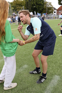 Benefiz-Fußballspiel 'Kicken mit Herz' 2023 in Hamburg