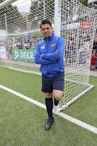 Benefiz-Fußballspiel 'Kicken mit Herz' 2023 in Hamburg