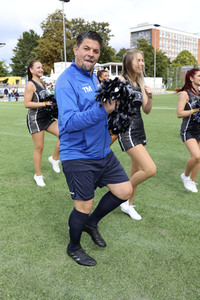 Benefiz-Fußballspiel 'Kicken mit Herz' 2023 in Hamburg