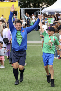 Benefiz-Fußballspiel 'Kicken mit Herz' 2023 in Hamburg