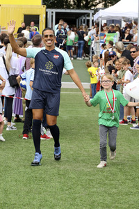 Benefiz-Fußballspiel 'Kicken mit Herz' 2023 in Hamburg