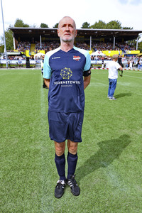 Benefiz-Fußballspiel 'Kicken mit Herz' 2023 in Hamburg