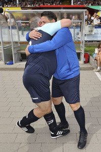 Benefiz-Fußballspiel 'Kicken mit Herz' 2023 in Hamburg