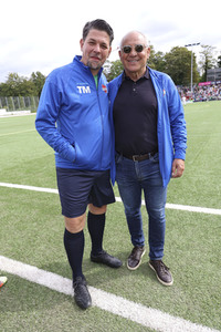 Benefiz-Fußballspiel 'Kicken mit Herz' 2023 in Hamburg