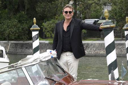 Abfahrt von Oliver Masucci am Hotel Excelsior, Internationale Filmfestspiele von Venedig 2023
