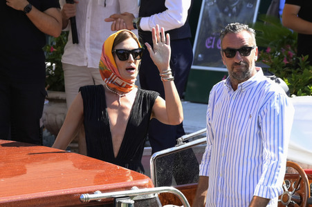 Ankunft von Nieves Álvarez am Hotel Excelsior, Internationale Filmfestspiele von Venedig 2023
