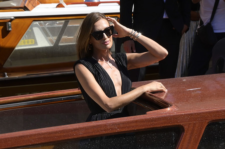 Ankunft von Nieves Álvarez am Hotel Excelsior, Internationale Filmfestspiele von Venedig 2023