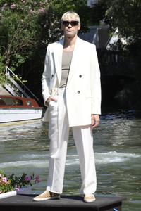 Ankunft von Mr. Rain am Hotel Excelsior, Internationale Filmfestspiele von Venedig 2023