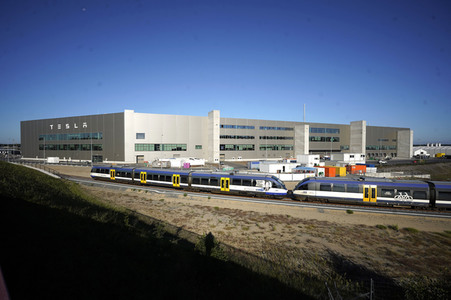 Start des eigenen Bahnshuttle zur Tesla Gigafactory 4 in Grünheide