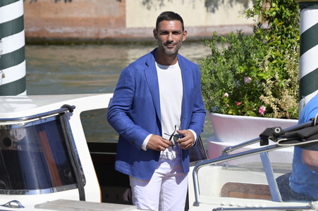 Ankunft von Francesco Arca am Hotel Excelsior, Internationale Filmfestspiele von Venedig 2023