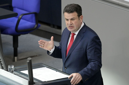 120. Sitzung des Deutschen Bundestages in Berlin