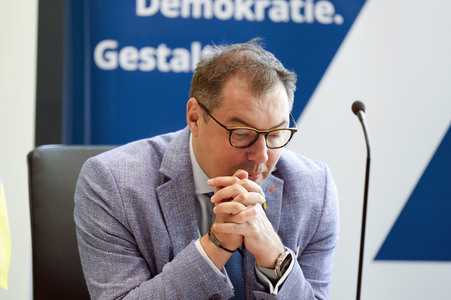 Podiumsdiskussion 'Bring Back Kids to Ukraine: Die Entführung ukrainischer Kinder' in Berlin