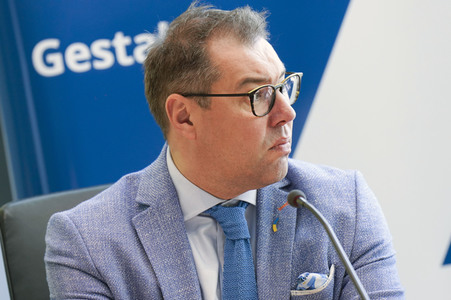 Podiumsdiskussion 'Bring Back Kids to Ukraine: Die Entführung ukrainischer Kinder' in Berlin