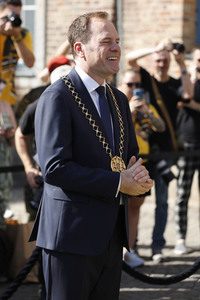 Boris Pistorius und Prinz Harry besuchen das Rathaus in Düsseldorf