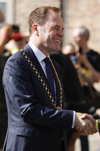 Boris Pistorius und Prinz Harry besuchen das Rathaus in Düsseldorf