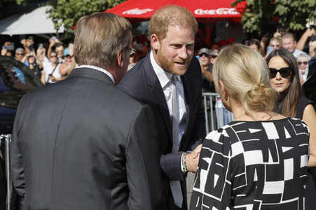 Boris Pistorius und Prinz Harry besuchen das Rathaus in Düsseldorf