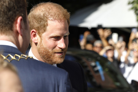 Boris Pistorius und Prinz Harry besuchen das Rathaus in Düsseldorf