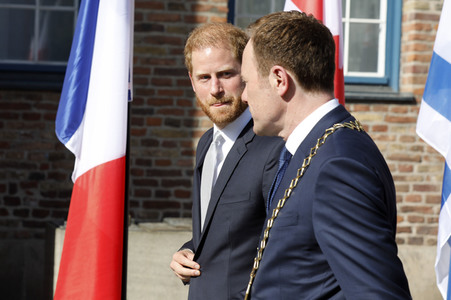 Boris Pistorius und Prinz Harry besuchen das Rathaus in Düsseldorf