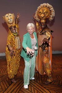 Besuch von Claudia Jung beim Musical 'Der König der Löwen' in Hamburg