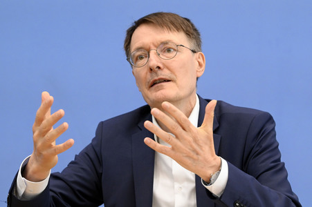 Bundespressekonferenz Krankenhaustransparenzgesetz in Berlin