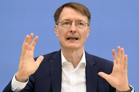 Bundespressekonferenz Krankenhaustransparenzgesetz in Berlin