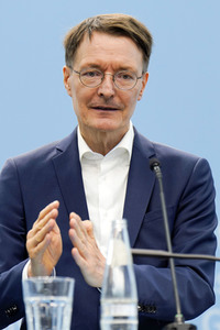 Pressekonferenz zu den Ergebnissen des Runden Tischs Long Covid in Berlin