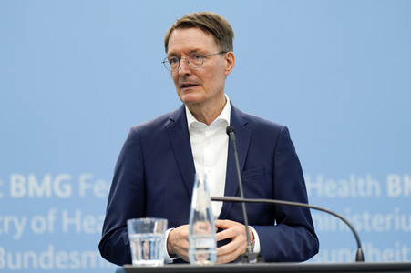 Pressekonferenz zu den Ergebnissen des Runden Tischs Long Covid in Berlin