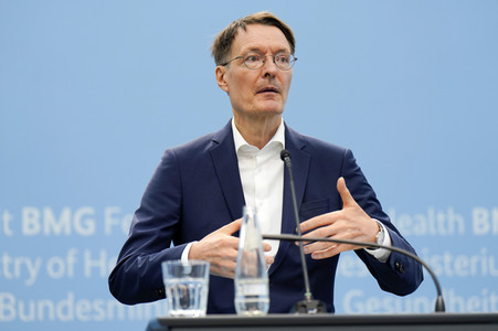 Pressekonferenz zu den Ergebnissen des Runden Tischs Long Covid in Berlin