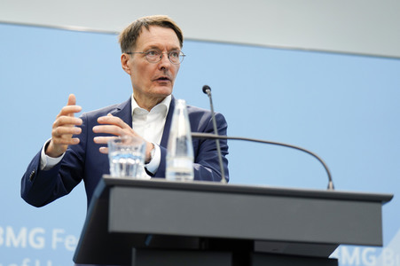 Pressekonferenz zu den Ergebnissen des Runden Tischs Long Covid in Berlin
