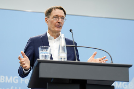 Pressekonferenz zu den Ergebnissen des Runden Tischs Long Covid in Berlin