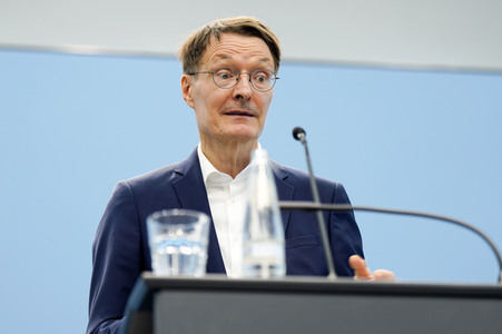 Pressekonferenz zu den Ergebnissen des Runden Tischs Long Covid in Berlin