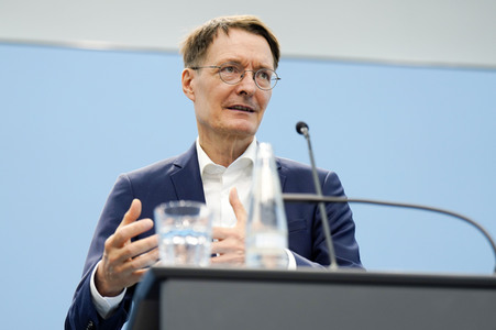 Pressekonferenz zu den Ergebnissen des Runden Tischs Long Covid in Berlin
