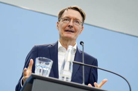 Pressekonferenz zu den Ergebnissen des Runden Tischs Long Covid in Berlin