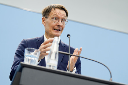 Pressekonferenz zu den Ergebnissen des Runden Tischs Long Covid in Berlin